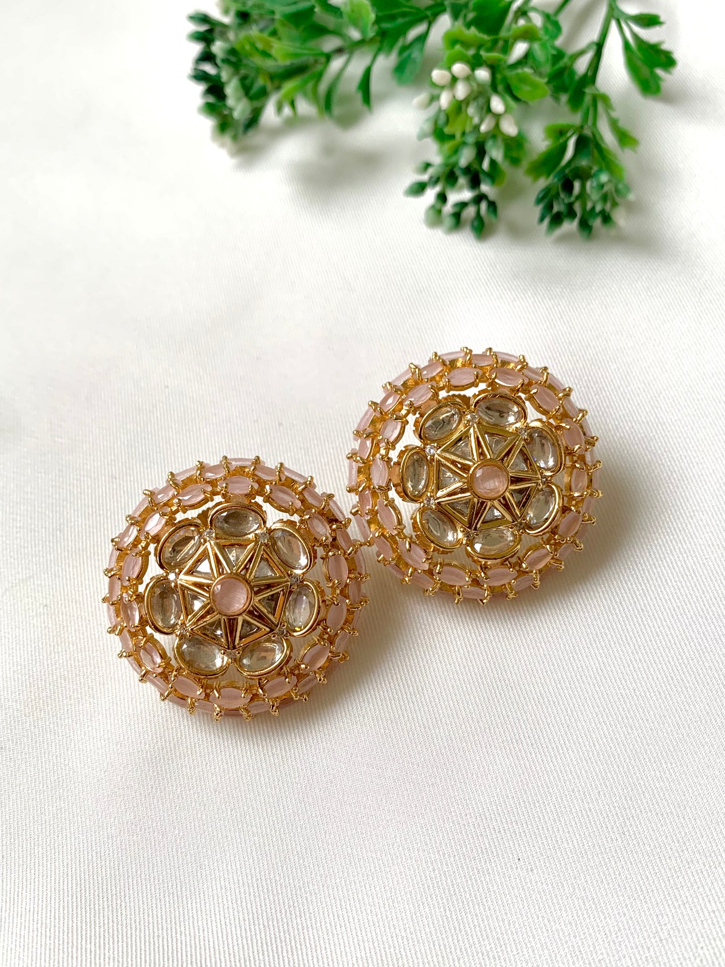 Gulnoor Studs