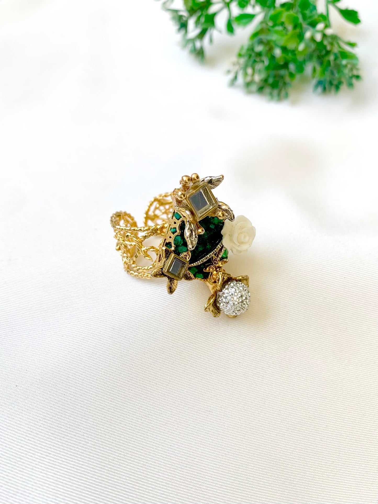Akila Ring