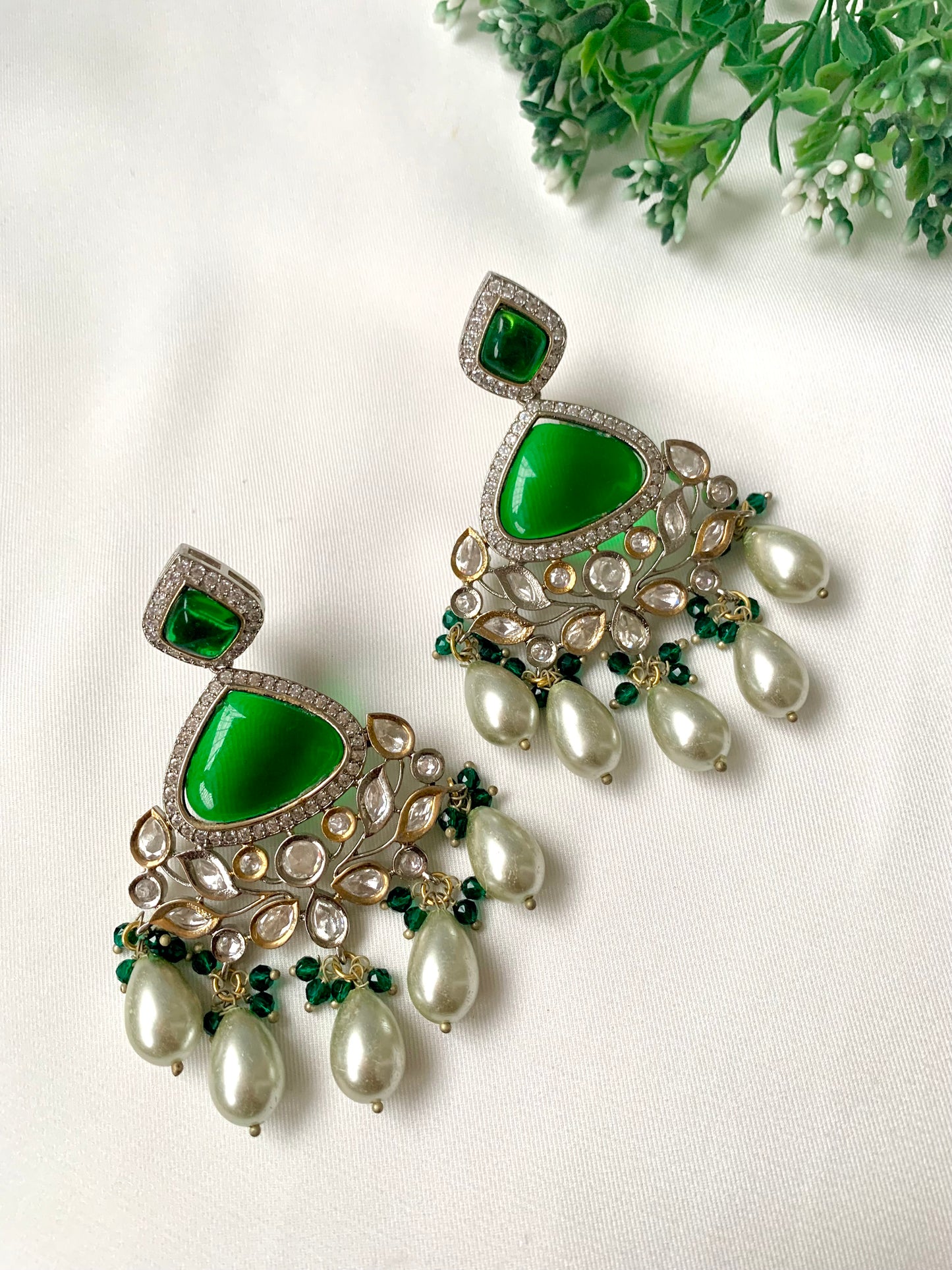 Maheen Danglers