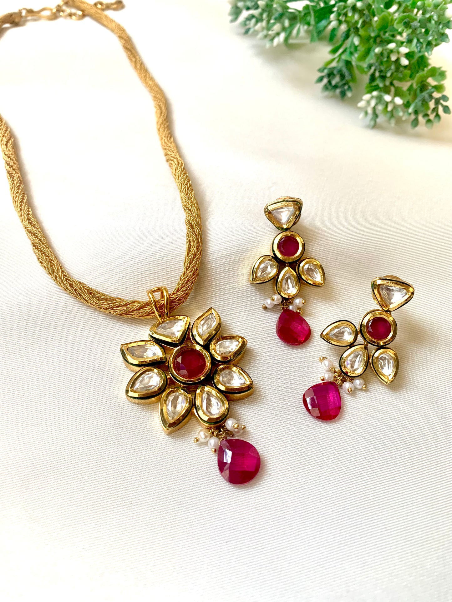 Tenneh Necklace Set