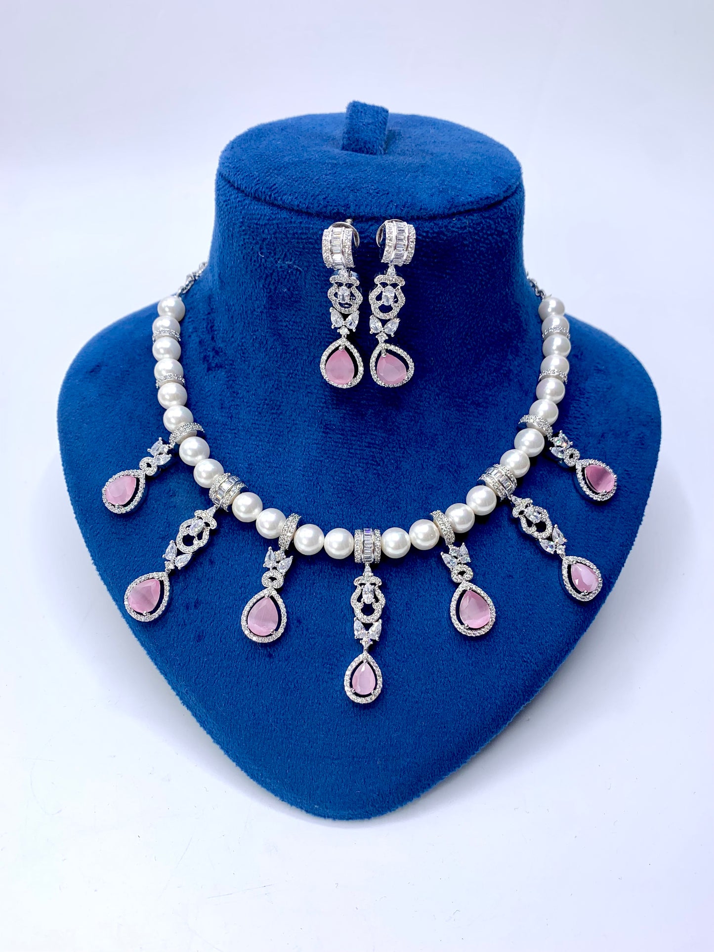 Naisha Necklace Set