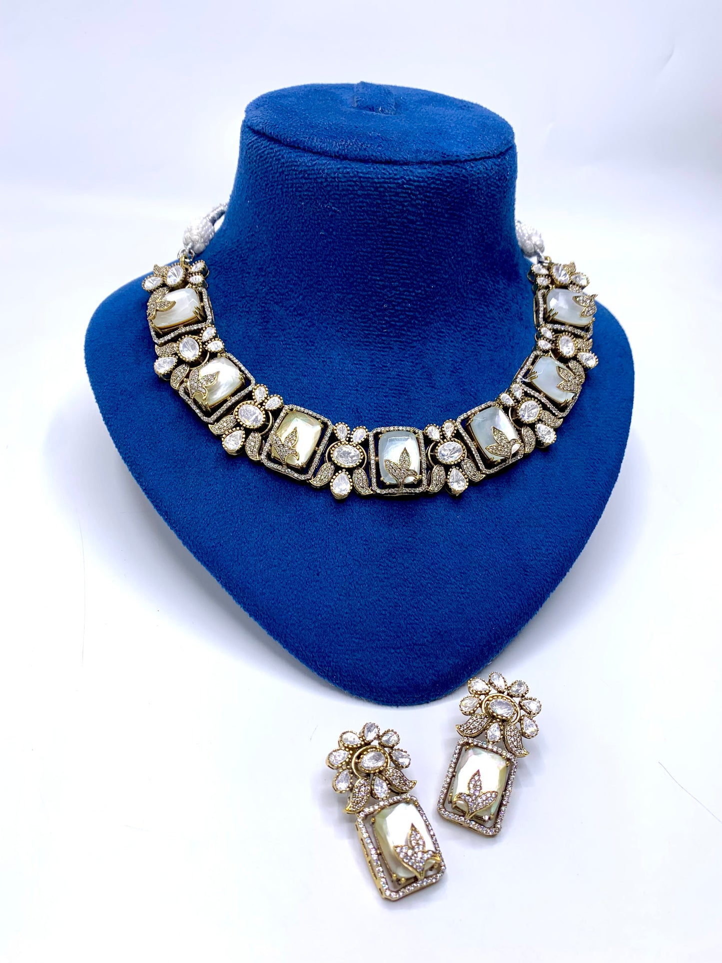 Radha Necklace Set