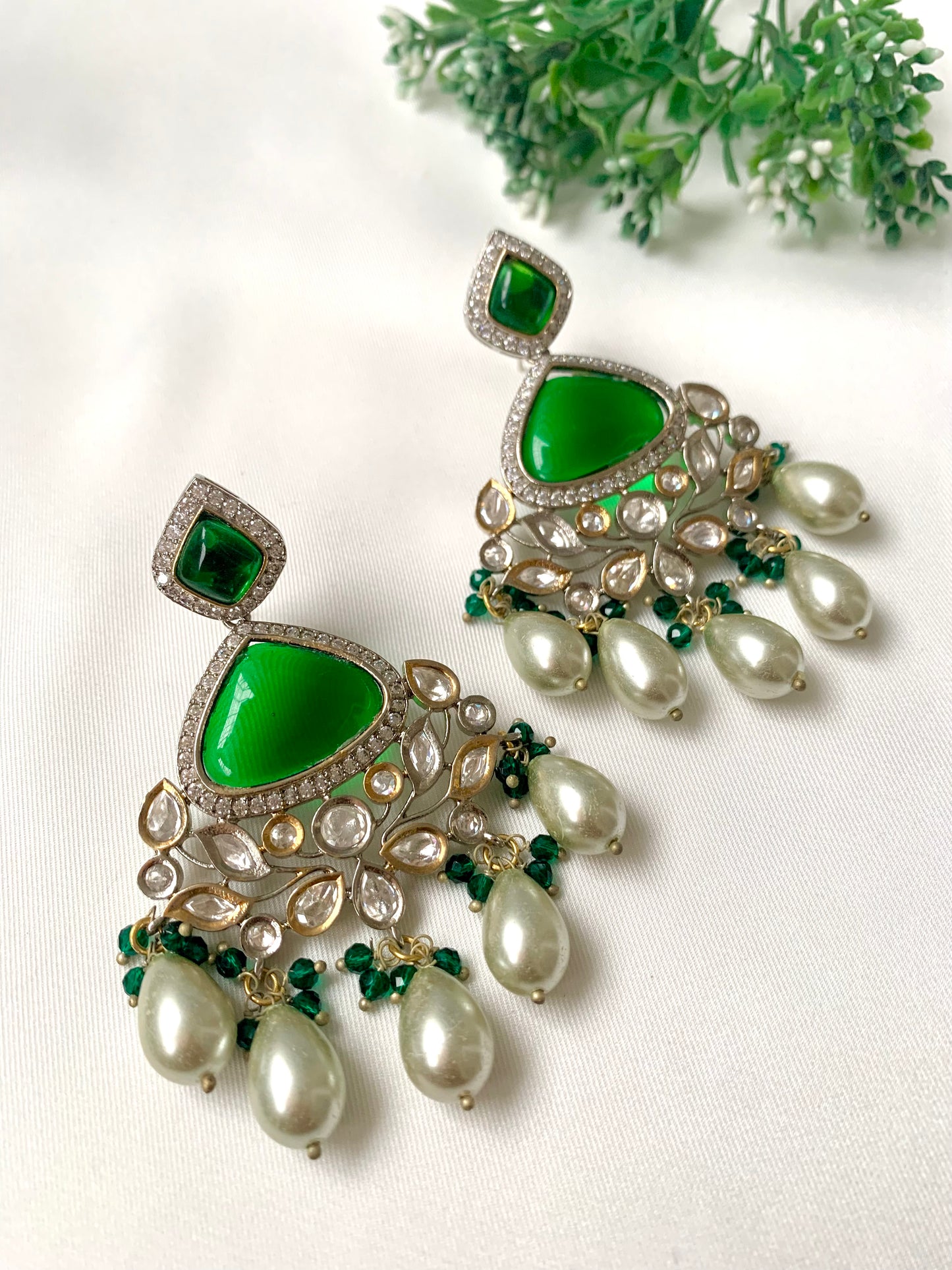 Maheen Danglers