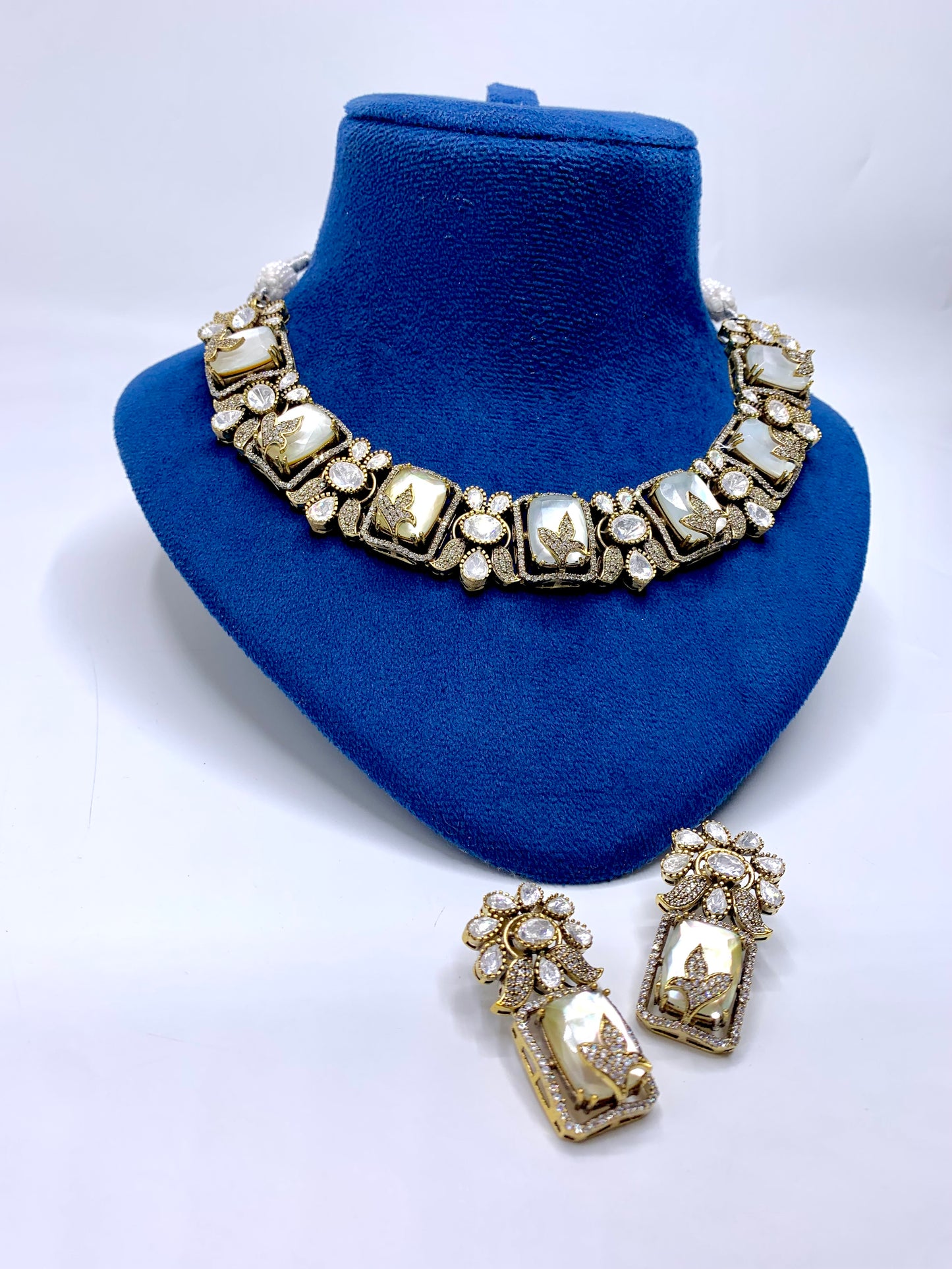 Radha Necklace Set