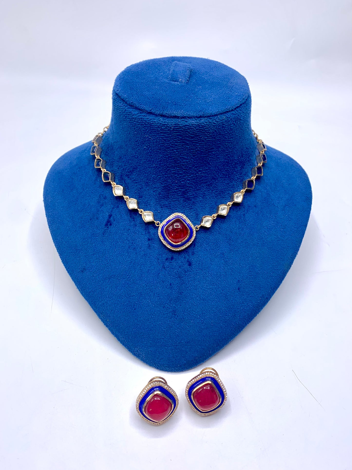 Diksha Choker