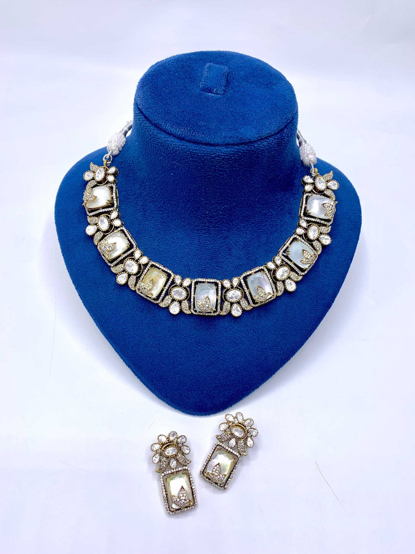 Radha Necklace Set