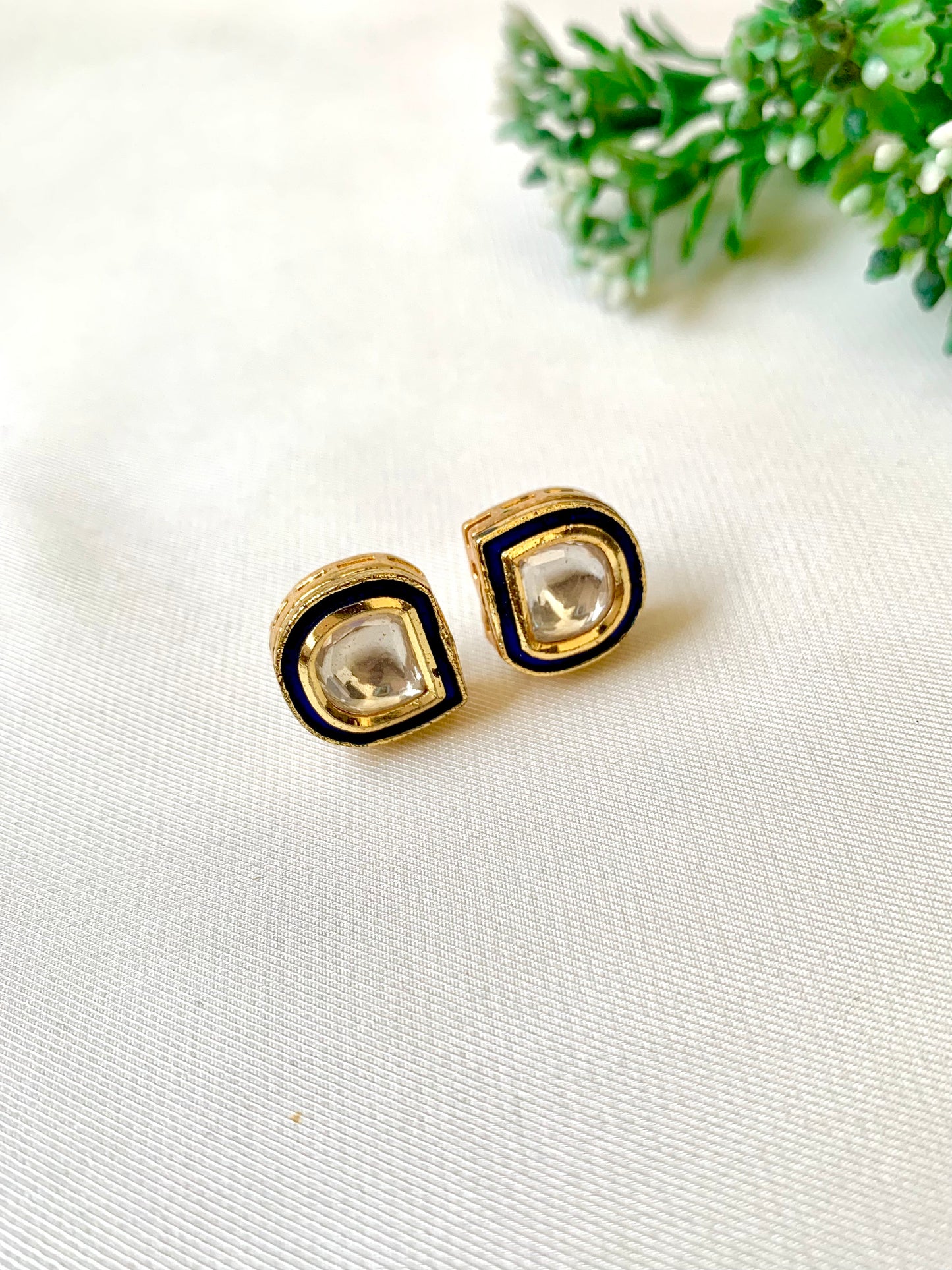 Viani Studs