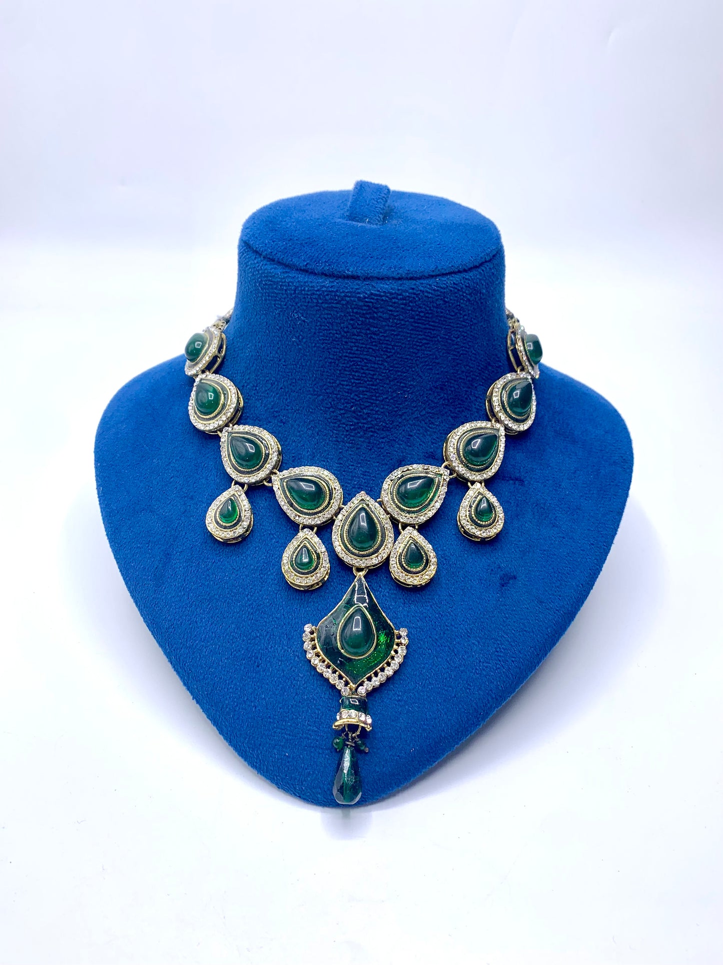 Nahim Necklace Set