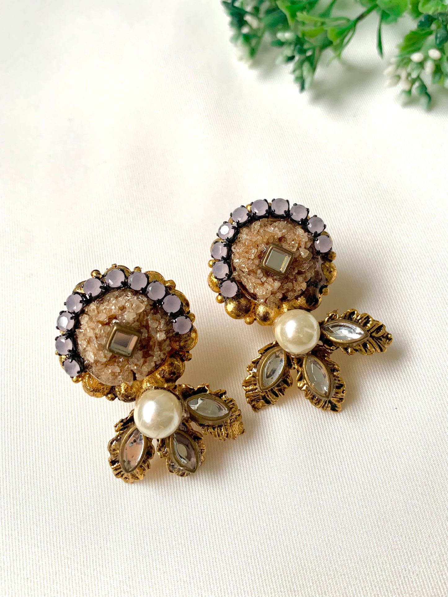 Mahira Studs