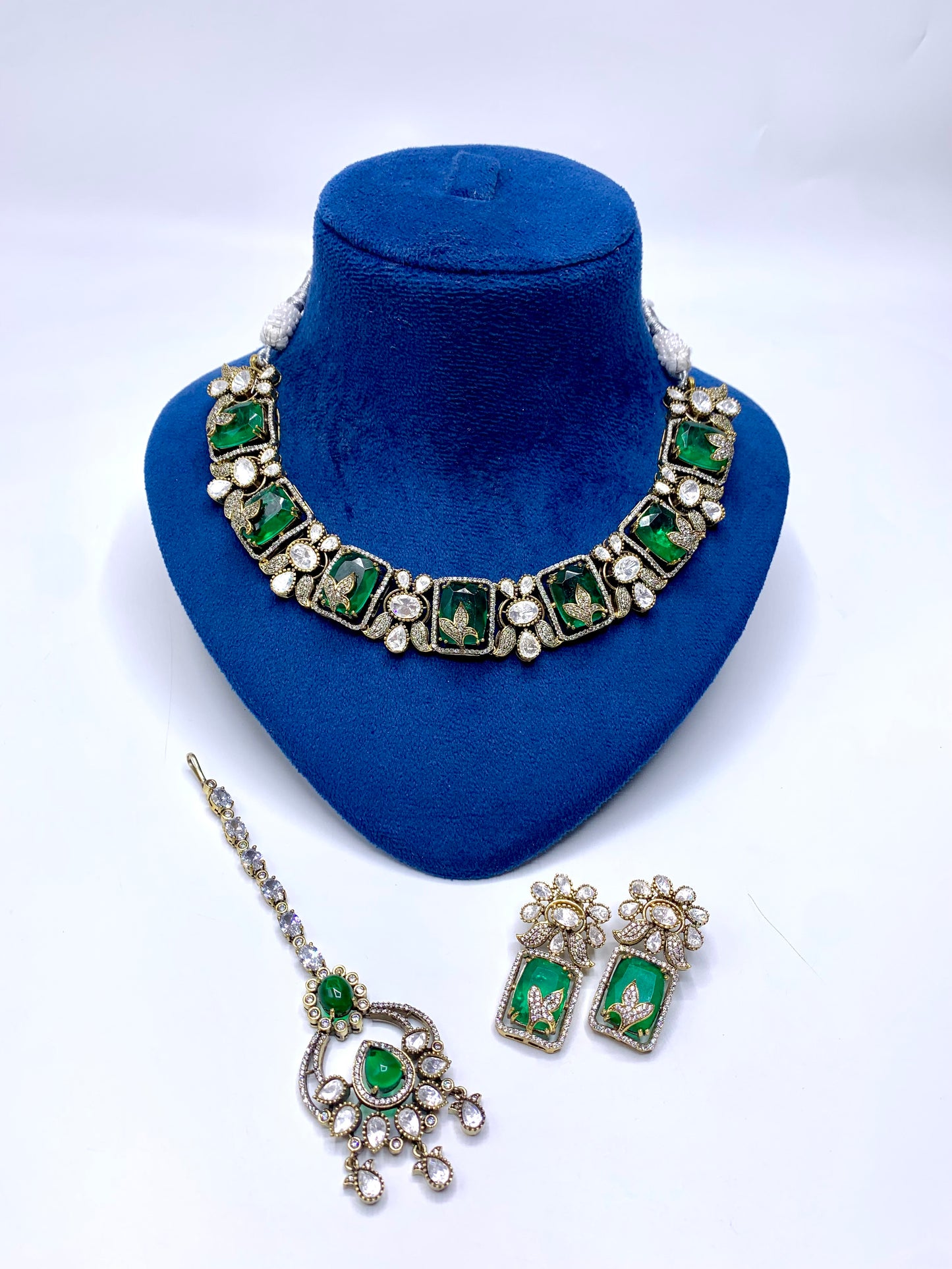 Ganga Necklace Set