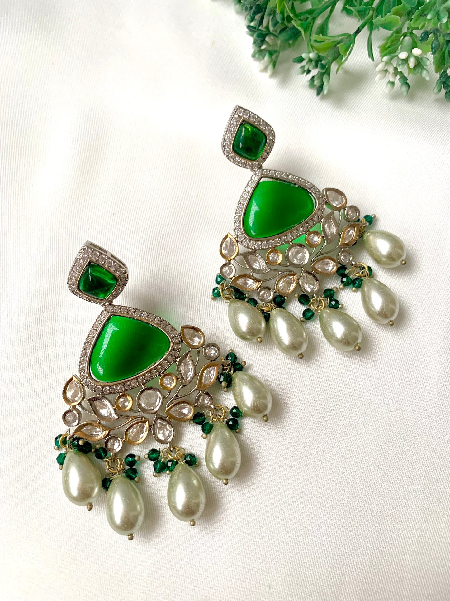 Maheen Danglers