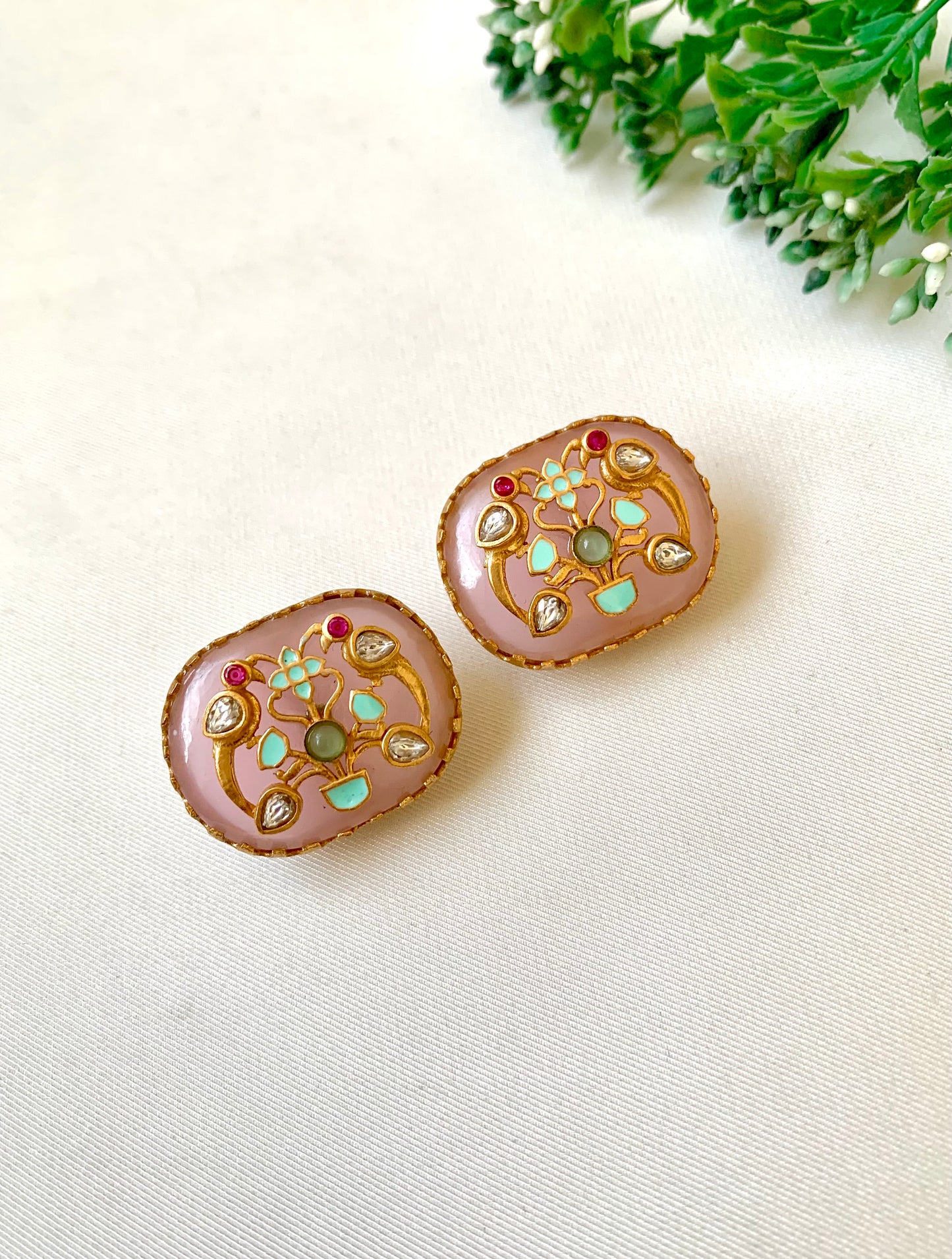 Salomi Studs