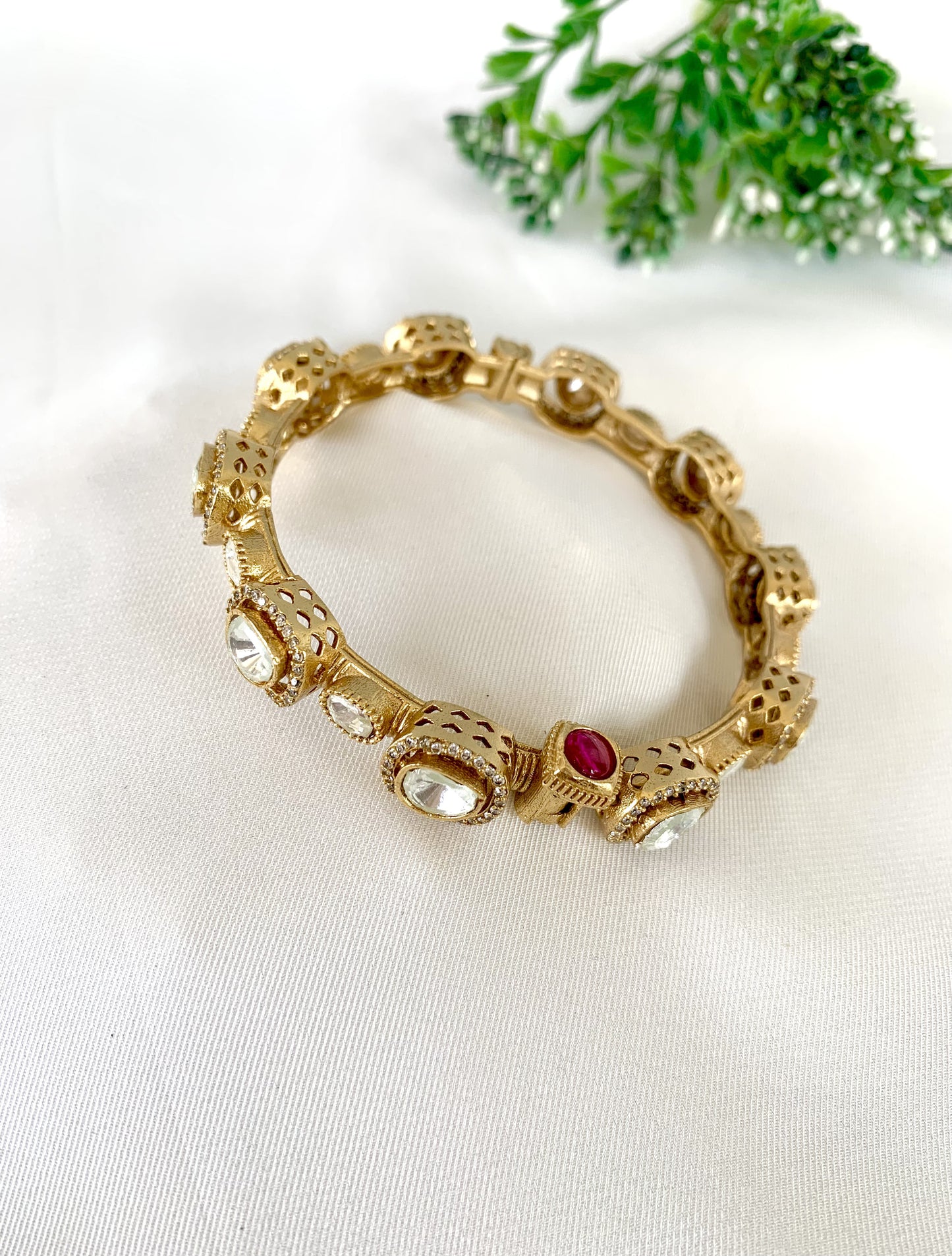 Jahanara Kundan Bangle