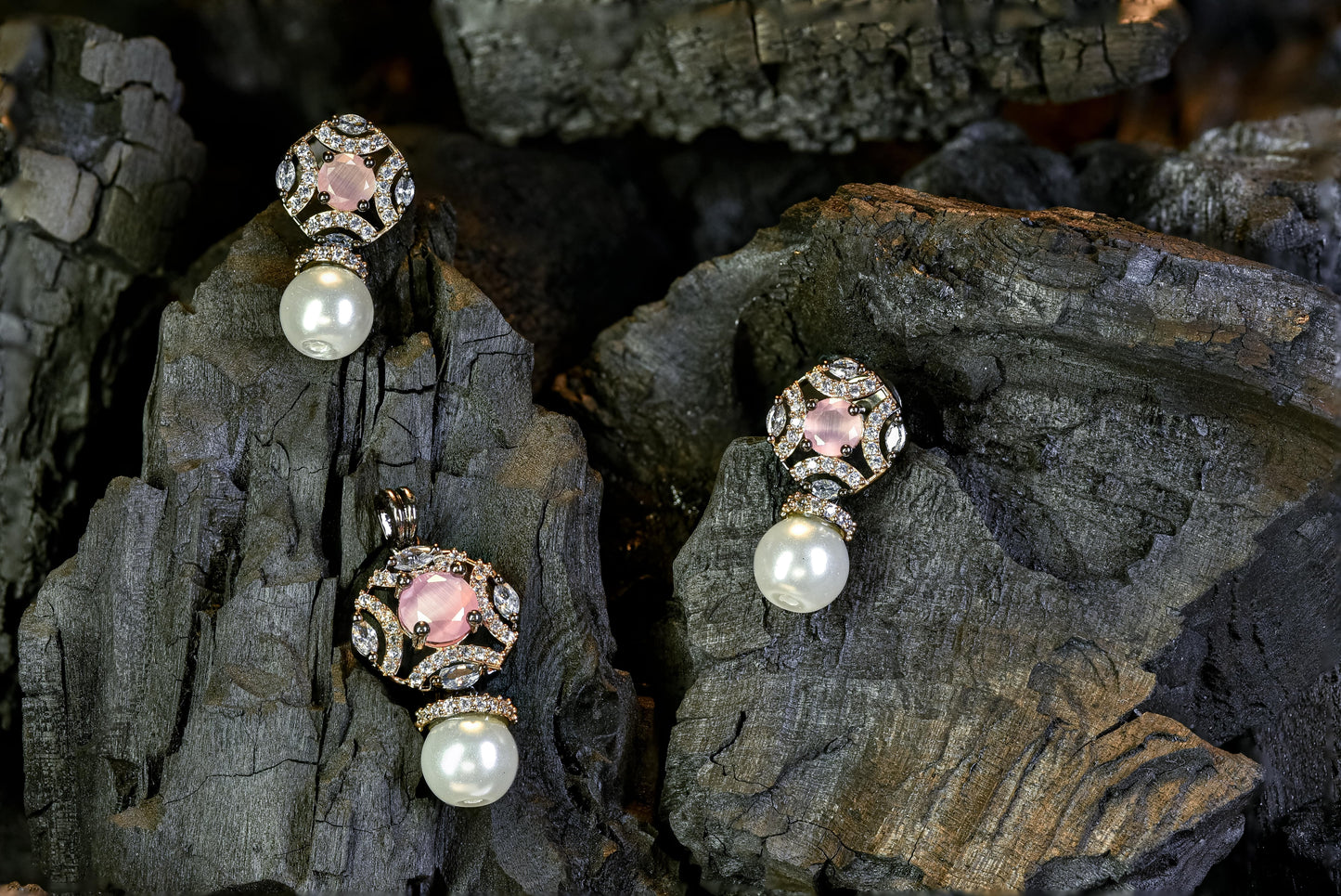 Marcia Pendant Set