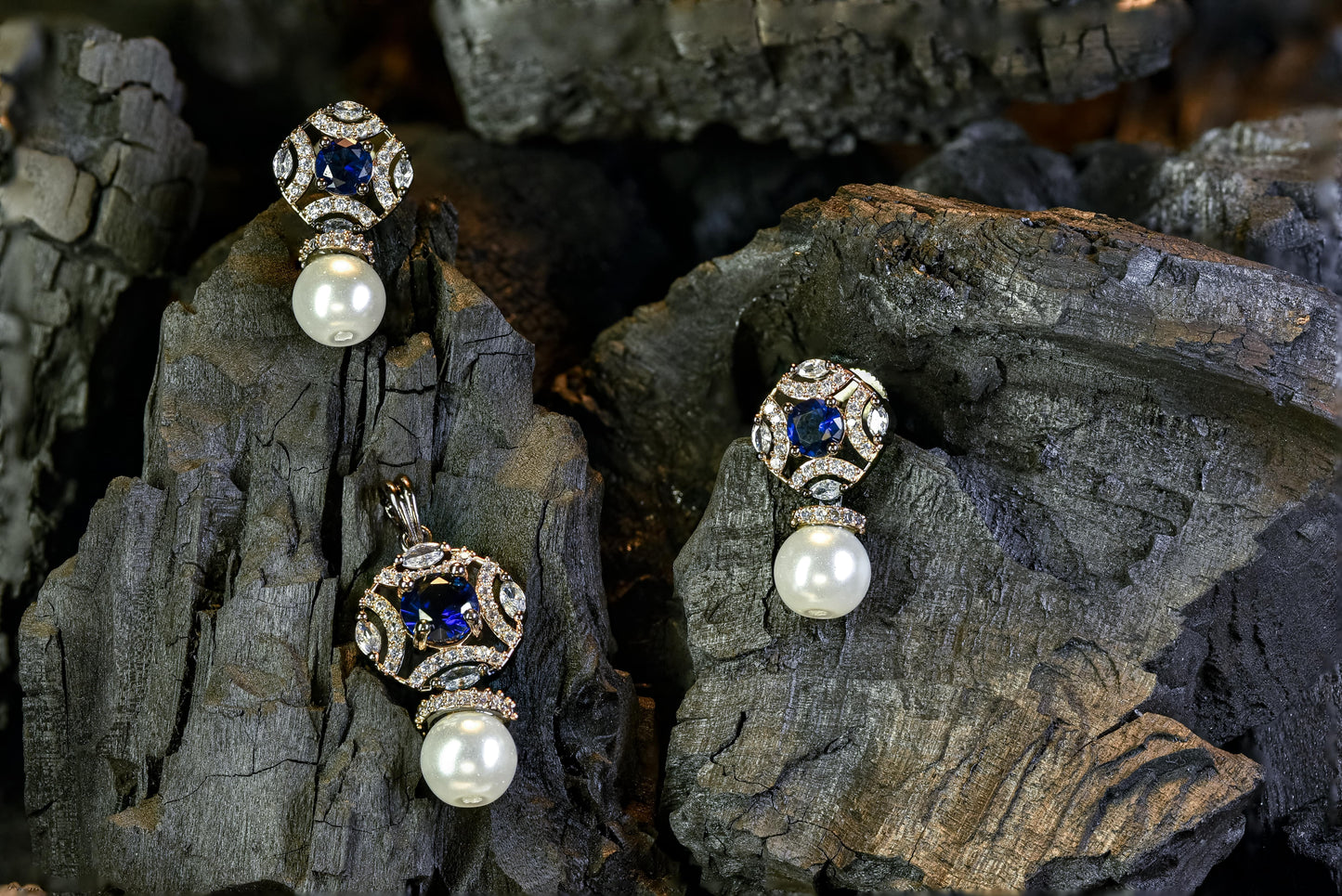 Marcia Pendant Set
