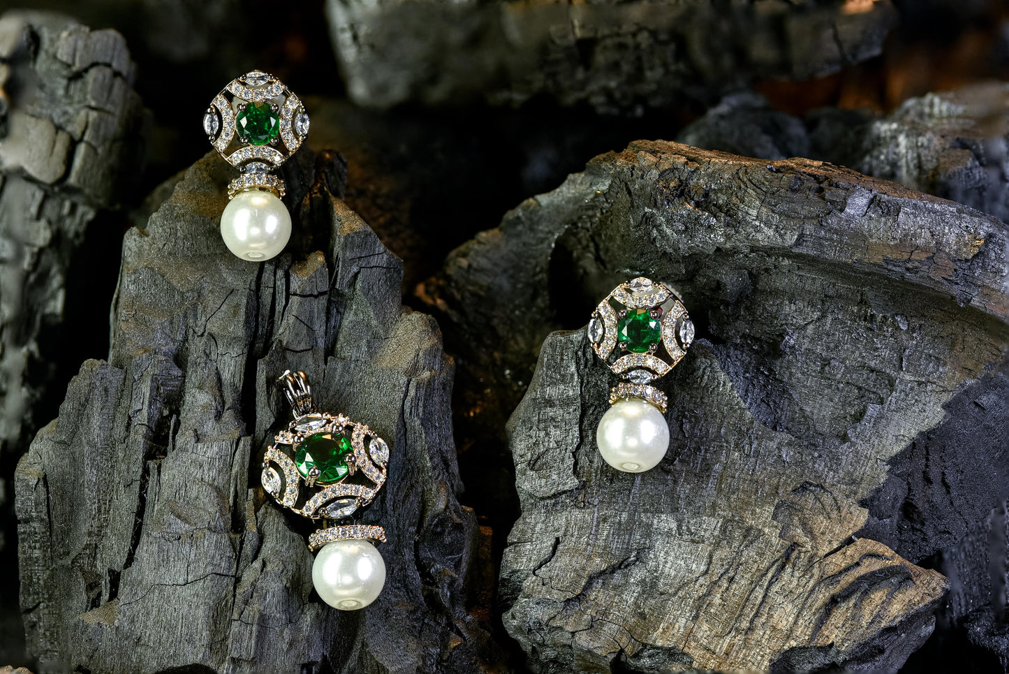 Marcia Pendant Set
