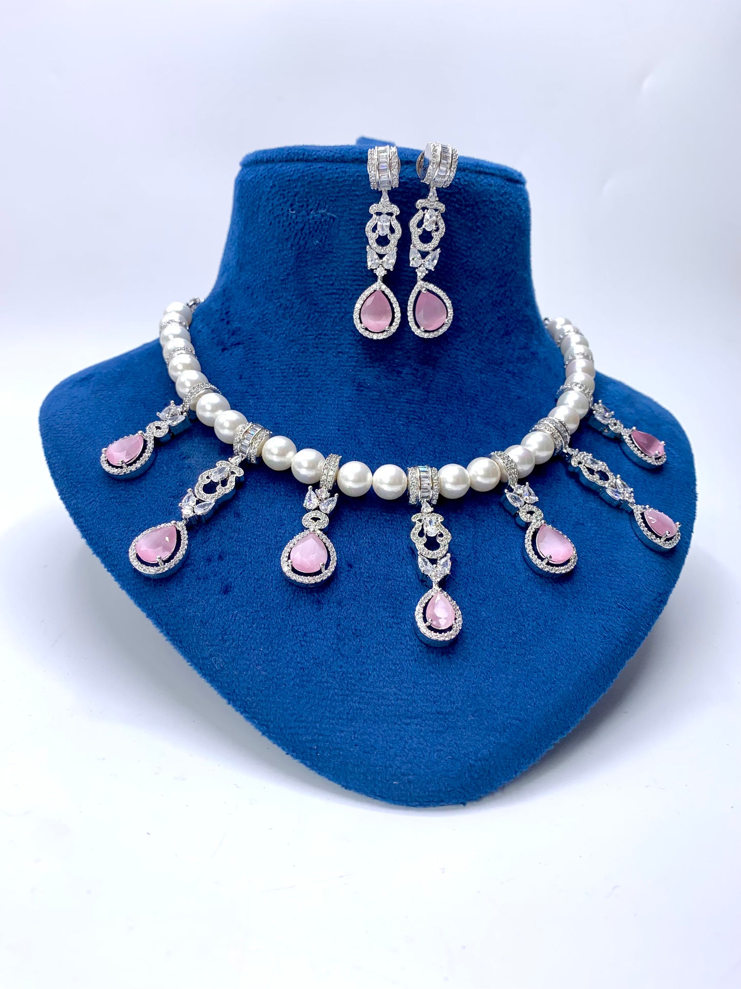 Naisha Necklace Set