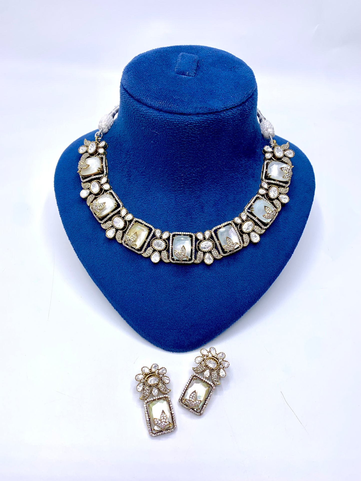 Radha Necklace Set