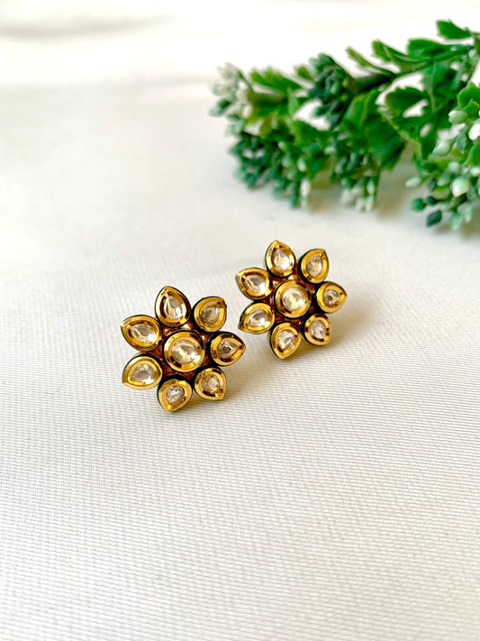 Daliya Studs