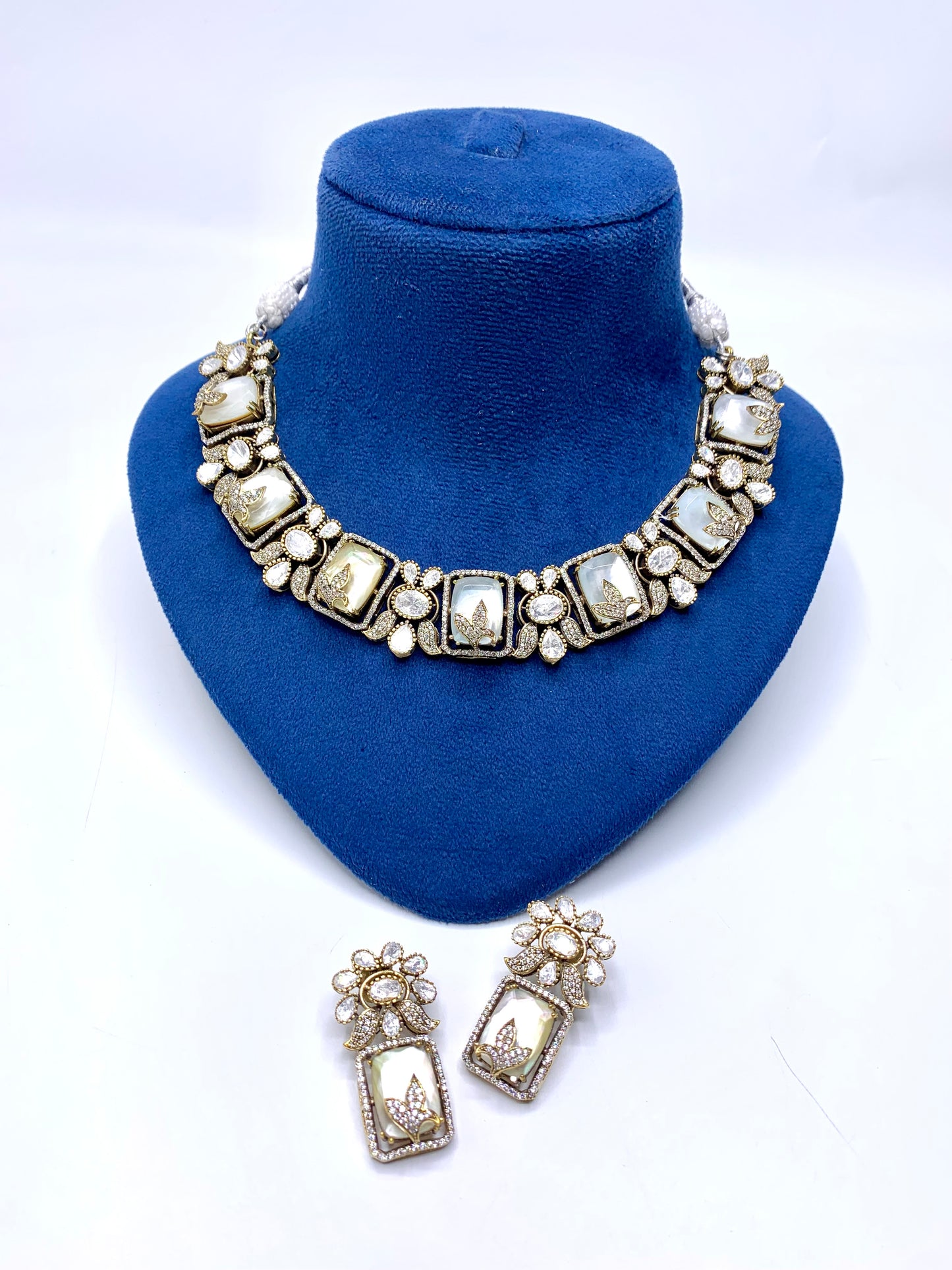 Radha Necklace Set