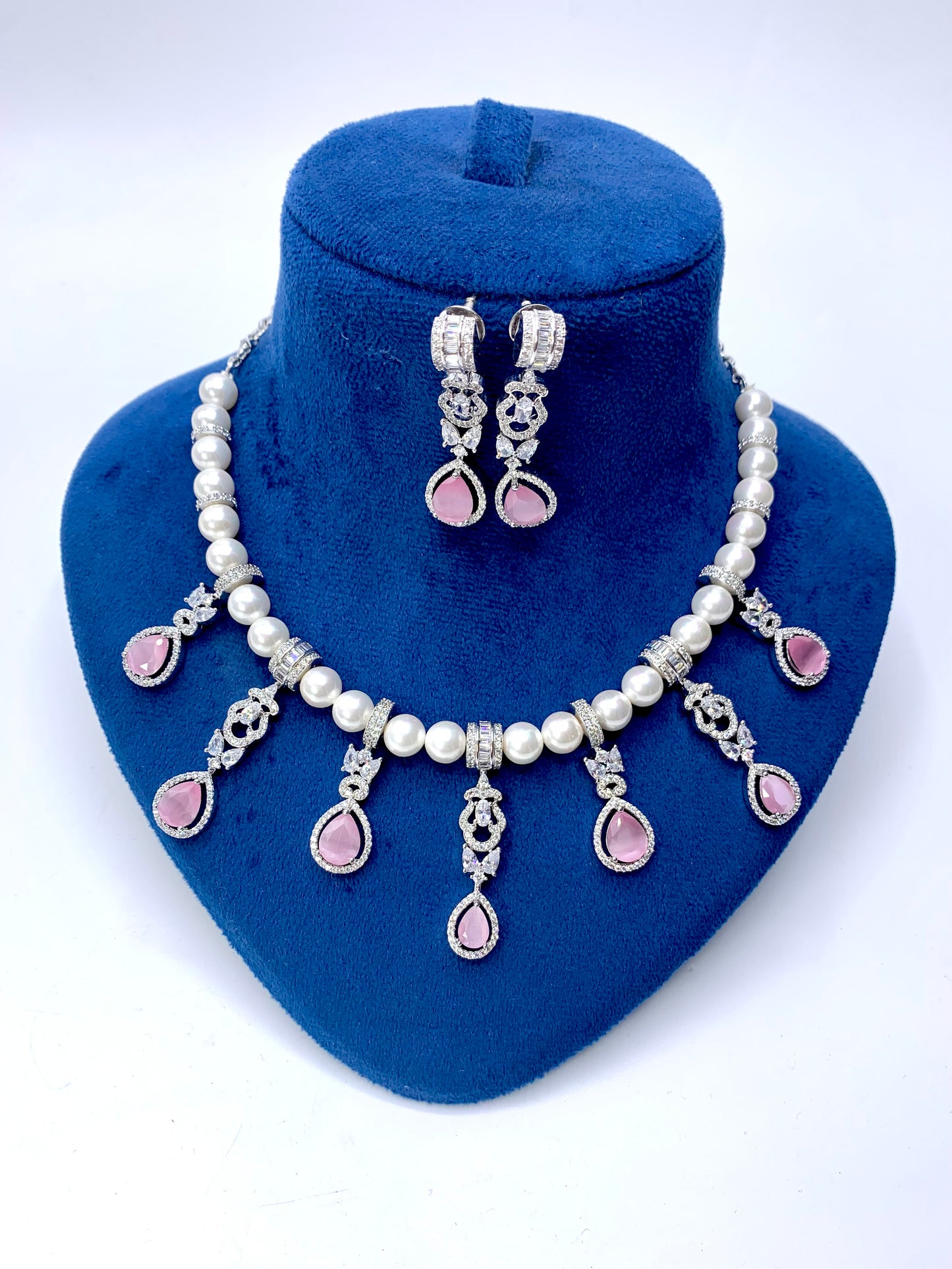 Naisha Necklace Set