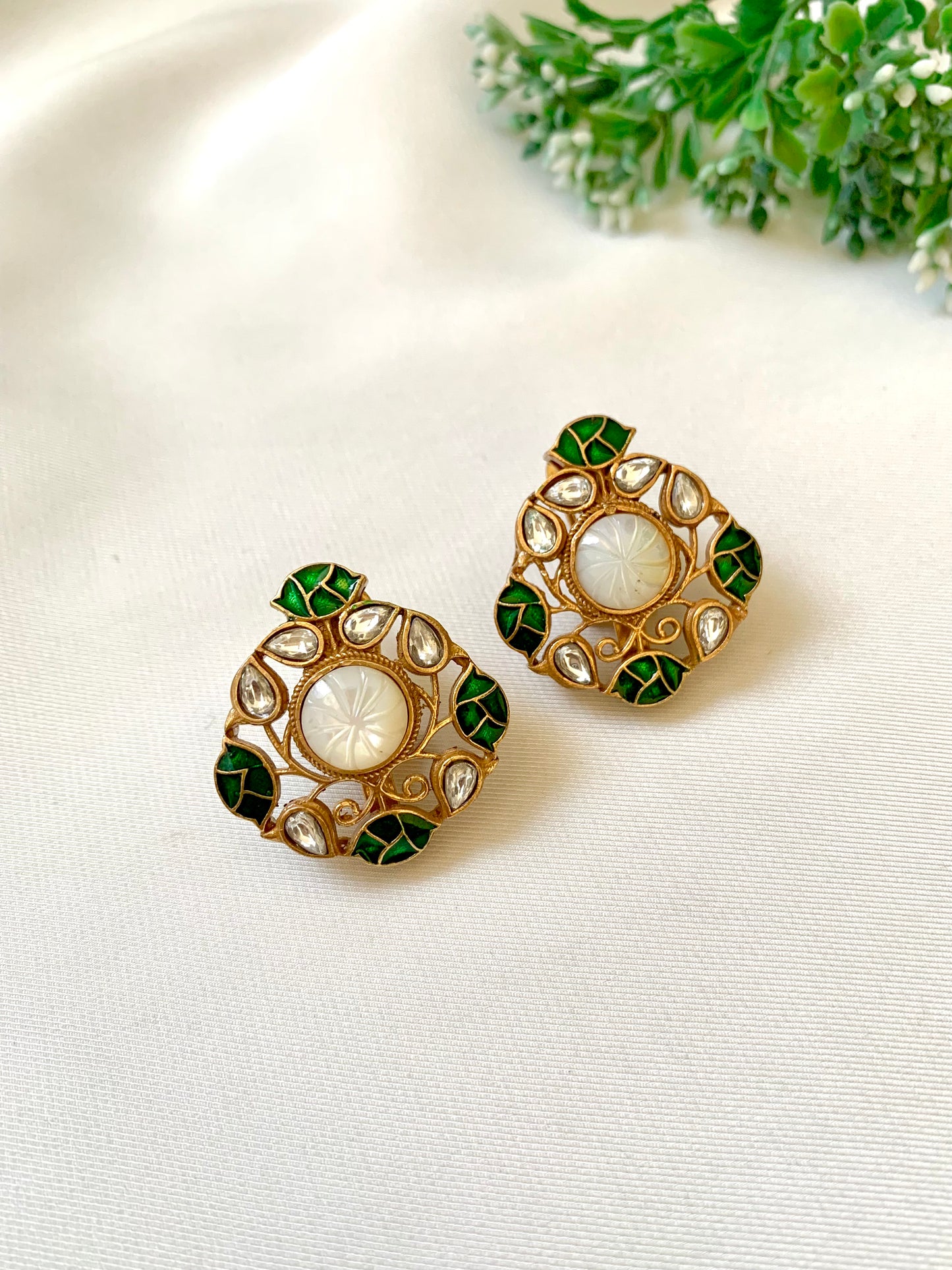 Alenor Studs