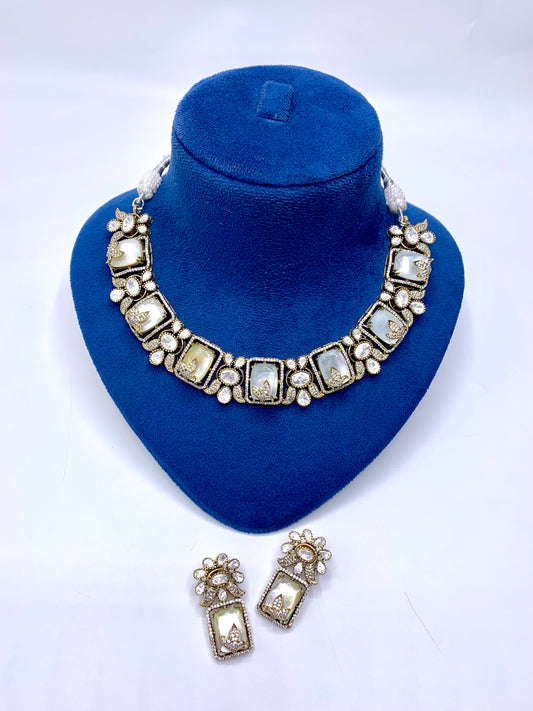 Radha Necklace Set