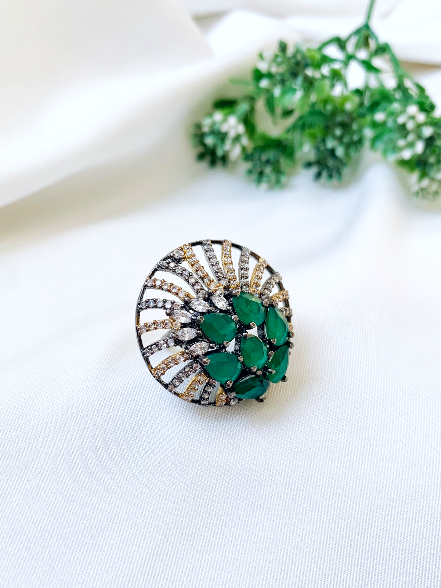 Simona Emerald Ring