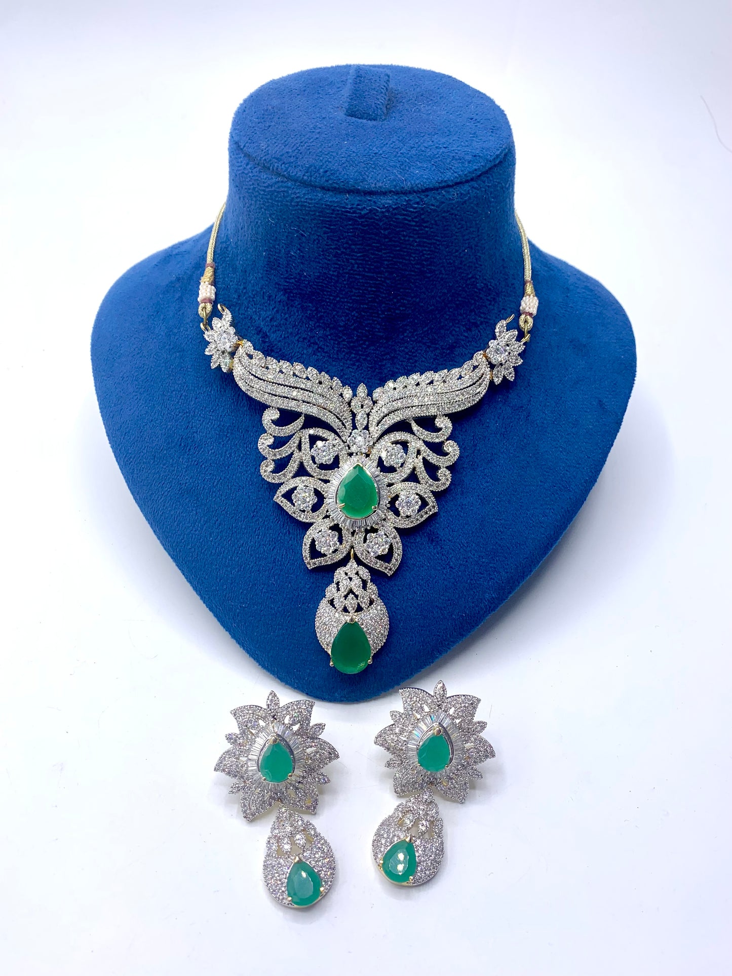 Anvika Necklace Set