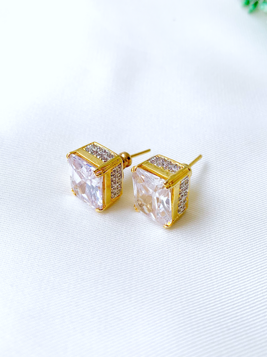 Elena Studs