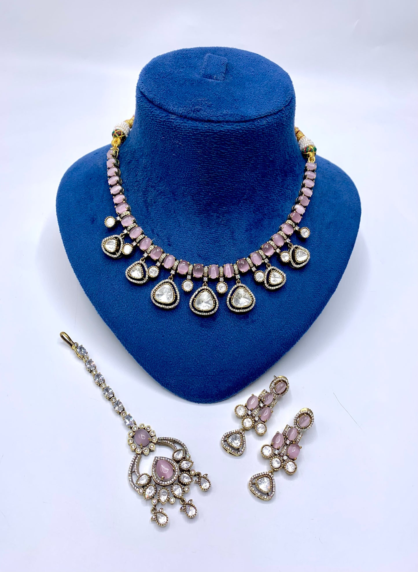 Rihya Necklace Set