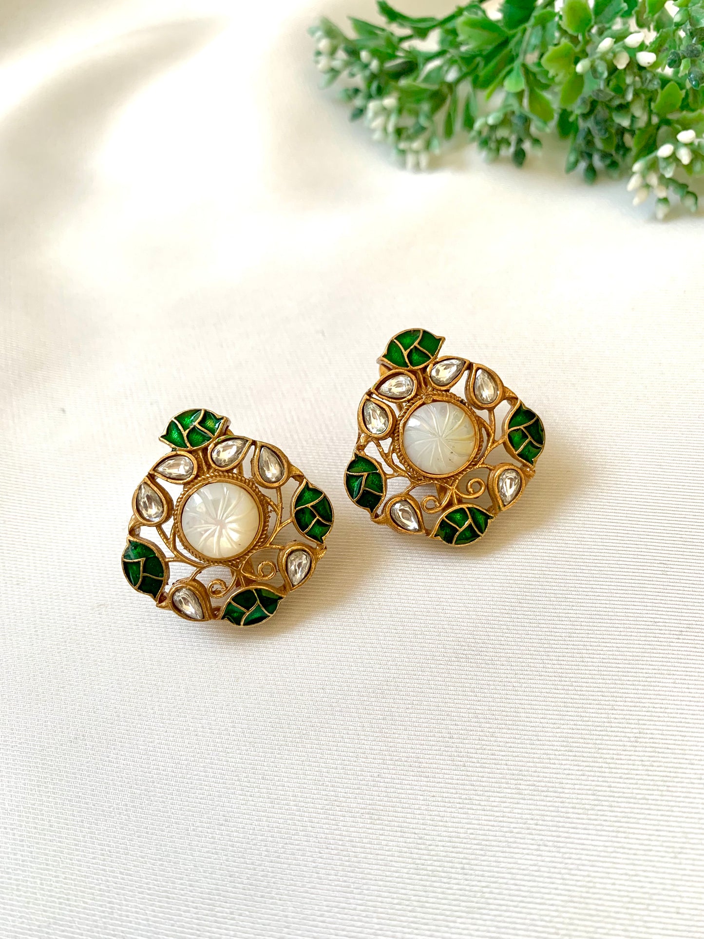 Alenor Studs