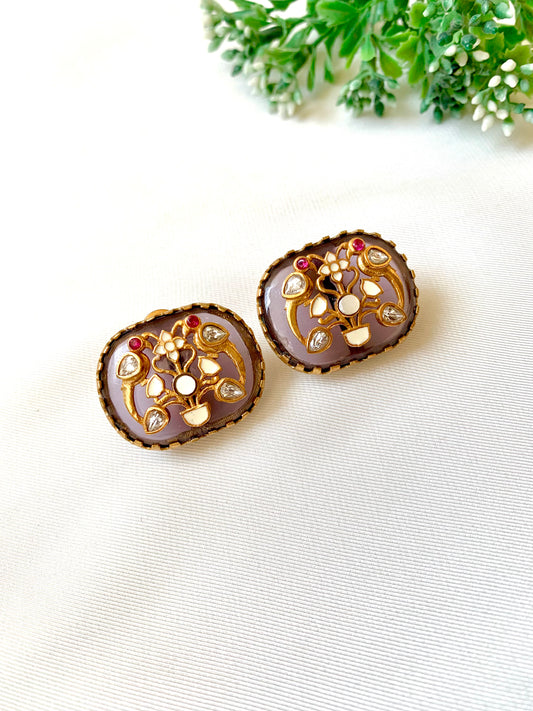 Salomi Studs