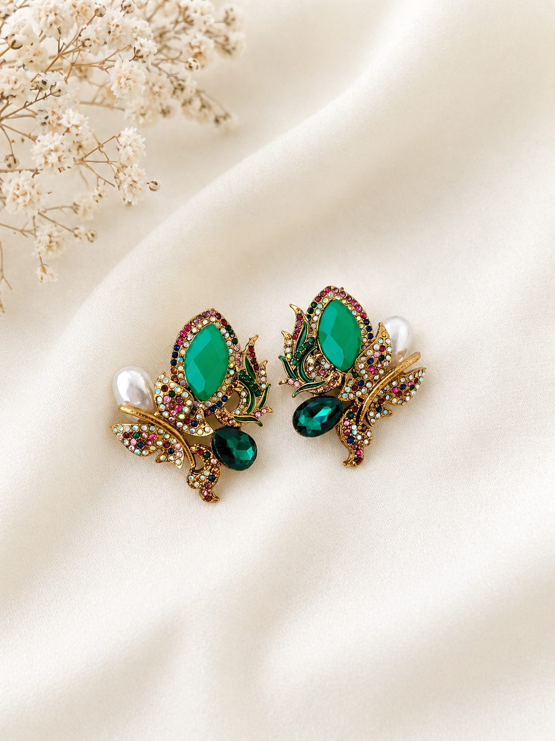 Disha emerald pearl earrings in gold plating with Turkish crystals