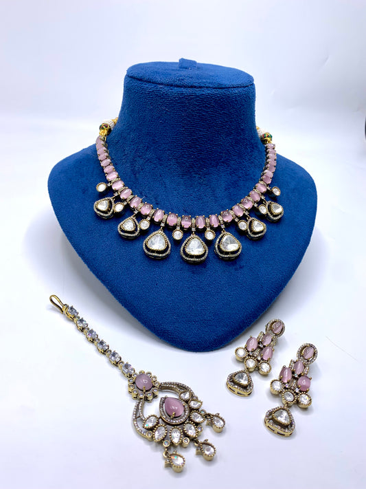 Rihya Necklace Set