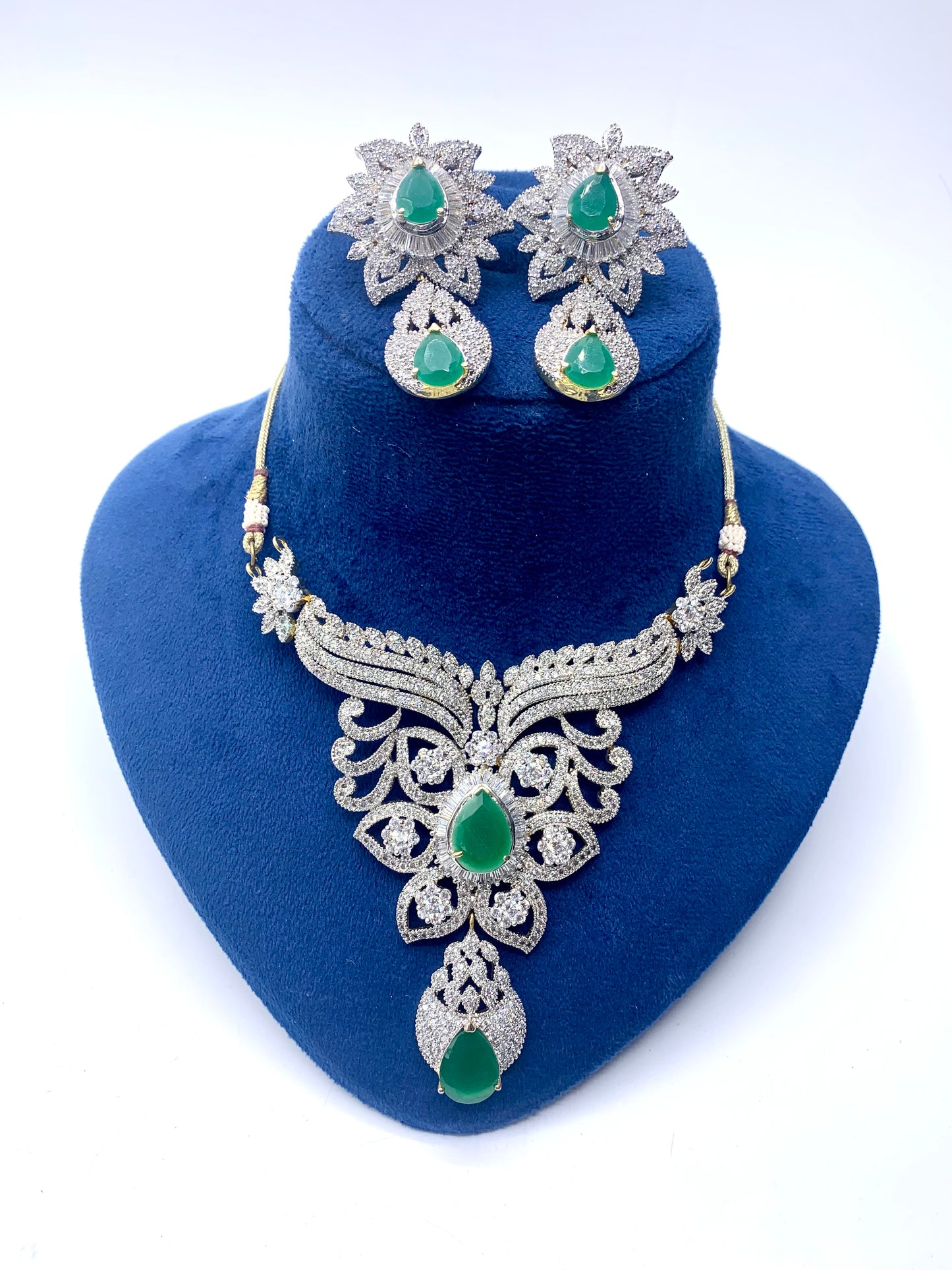 Anvika Necklace Set