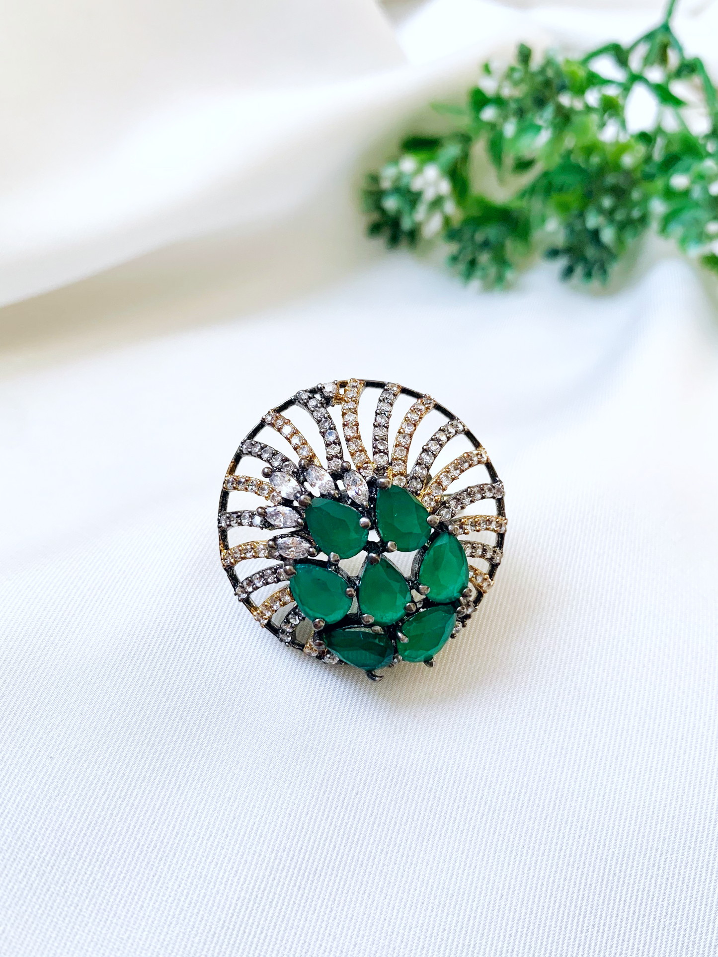 Simona Emerald Ring