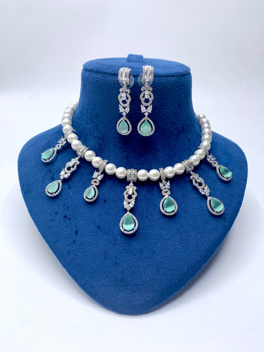 Naisha Necklace Set