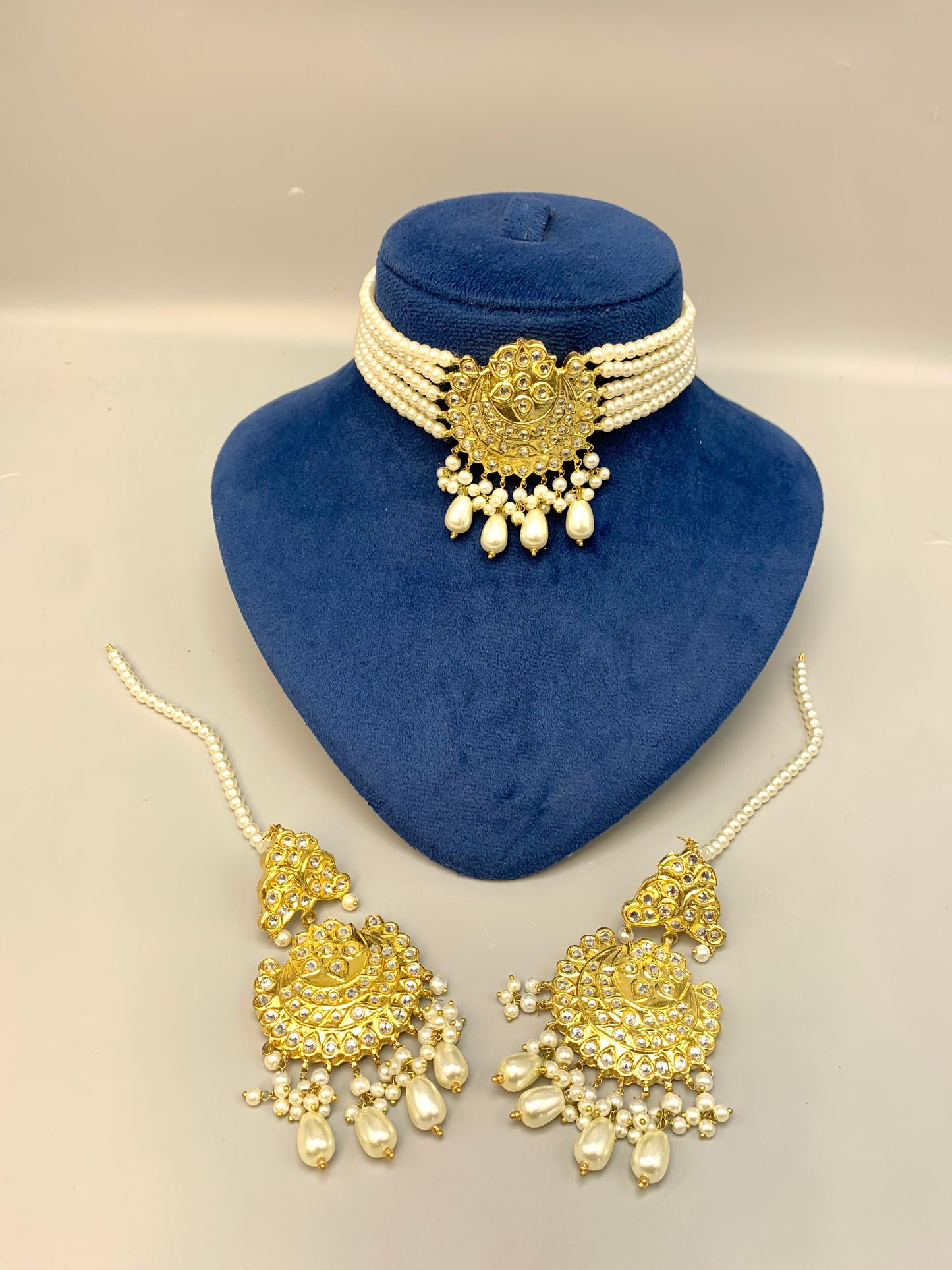 Allaya handcrafted 22kt gold plated choker set with kundan and semi precious pearls