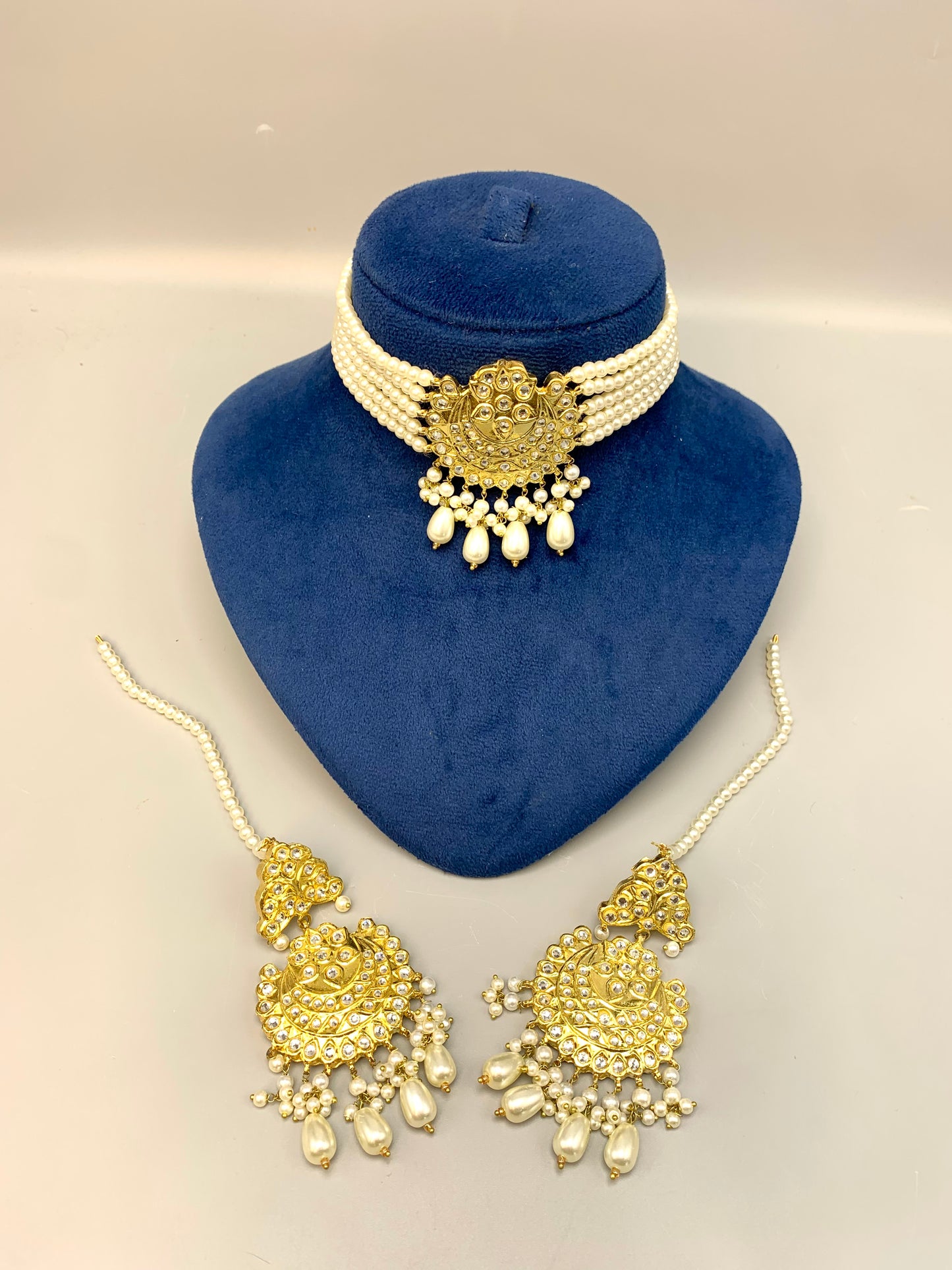 Allaya handcrafted 22kt gold plated choker set with kundan and semi precious pearls