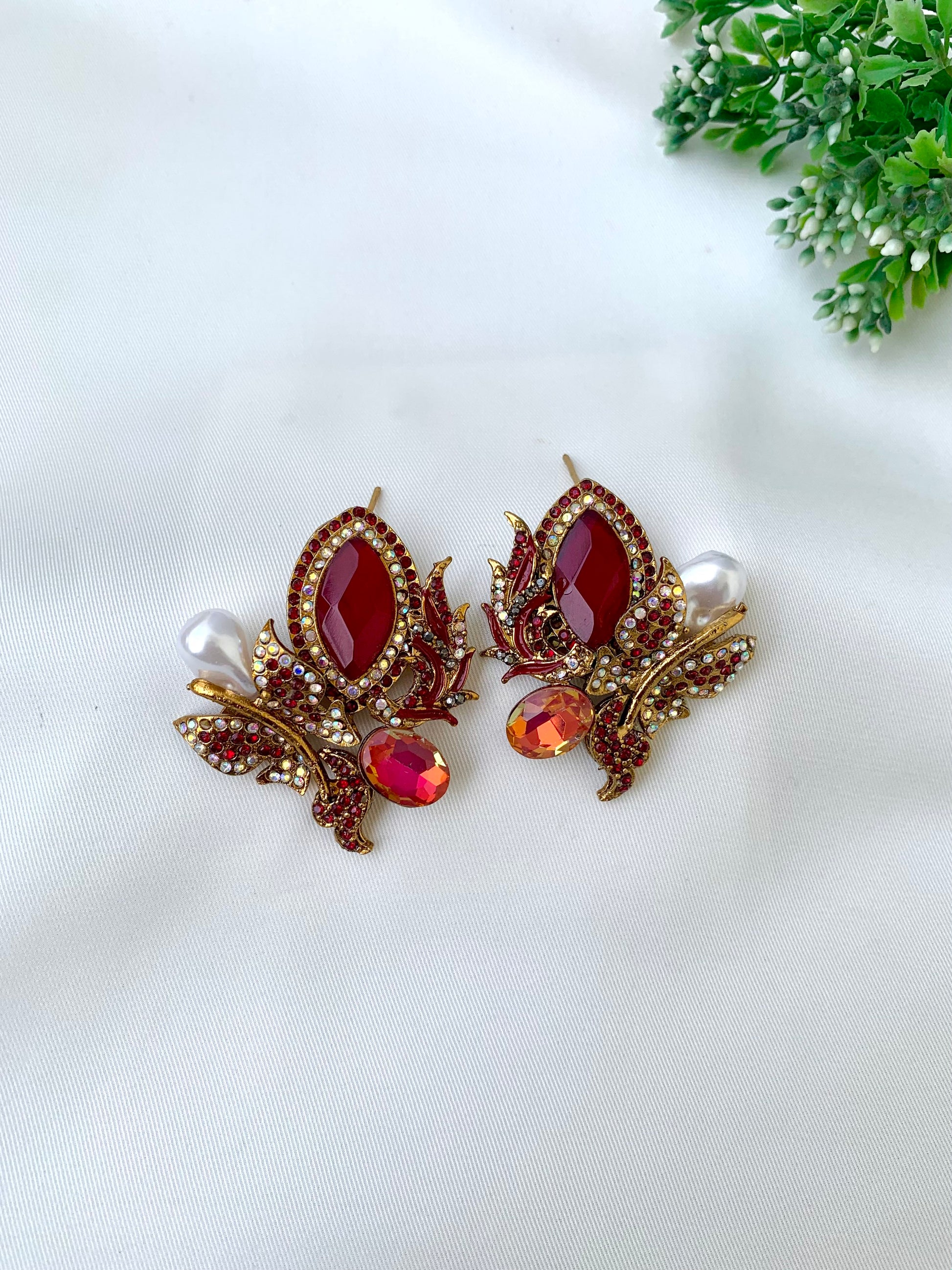 Disha ruby pearl earrings in gold plating with Turkish crystals