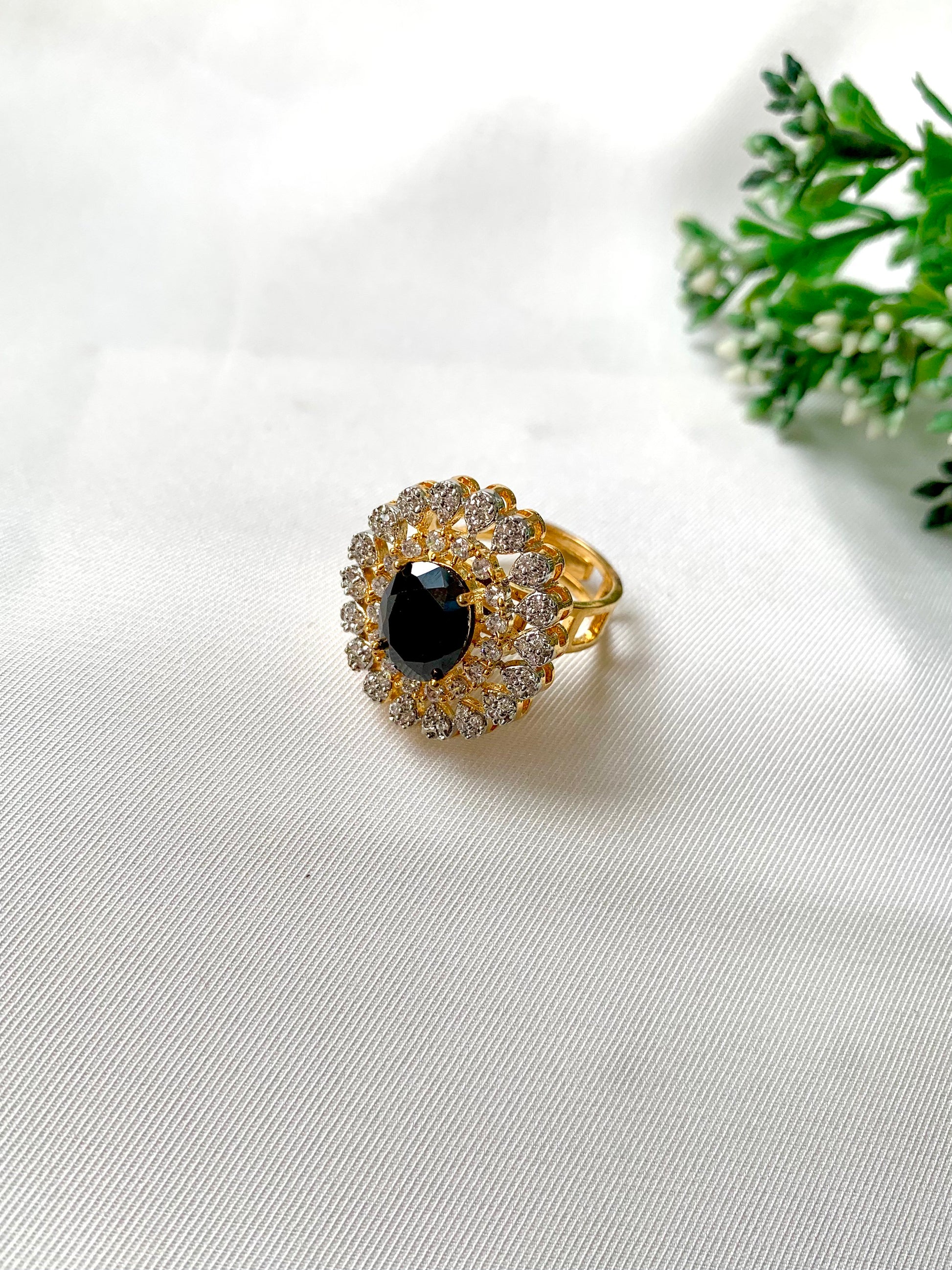 Semi-precious Onyx ring in floral setting – Zamal Jewels