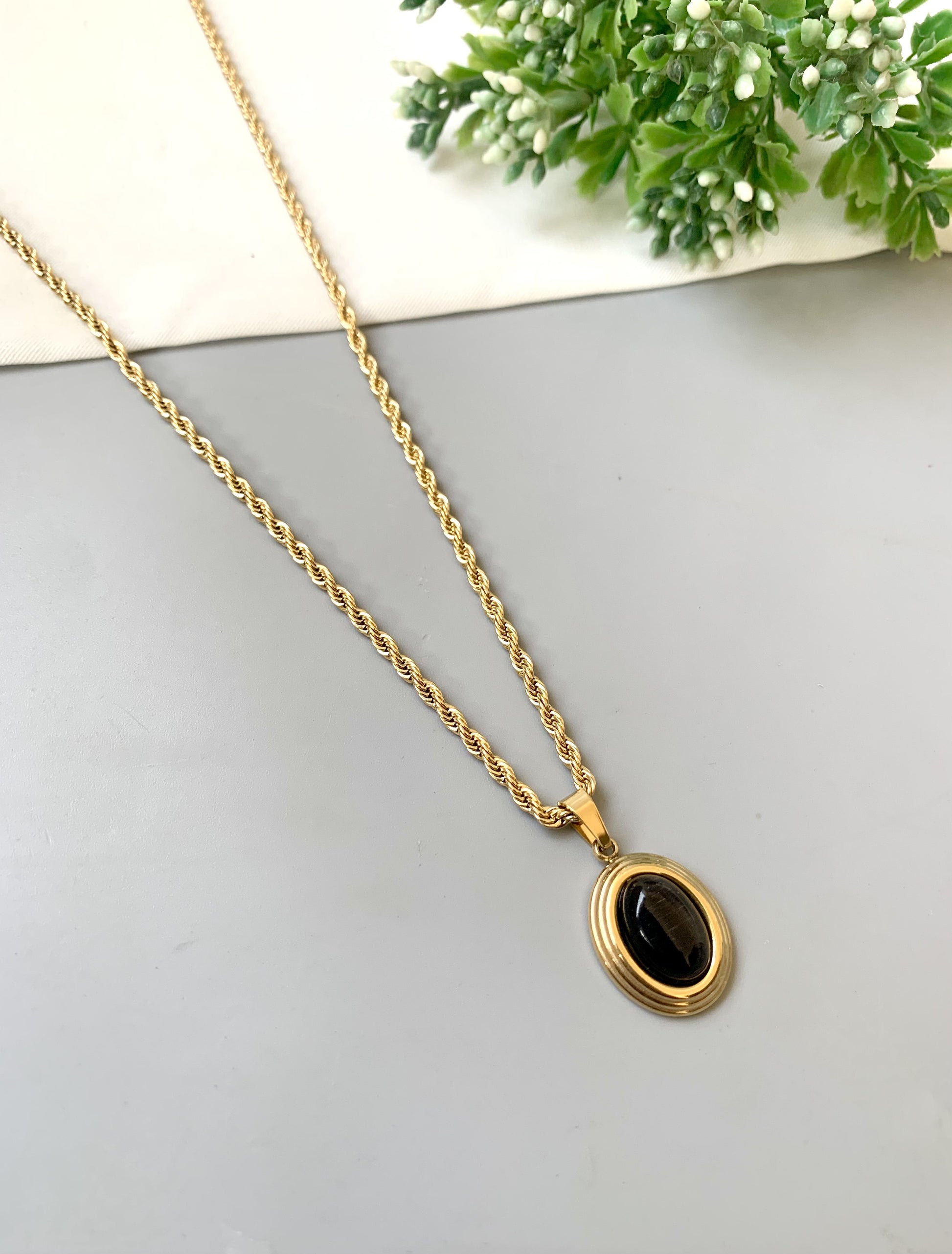 Luna jewel stone pendant necklace in 316L stainless steel – minimal and elegant daily wear jewelry