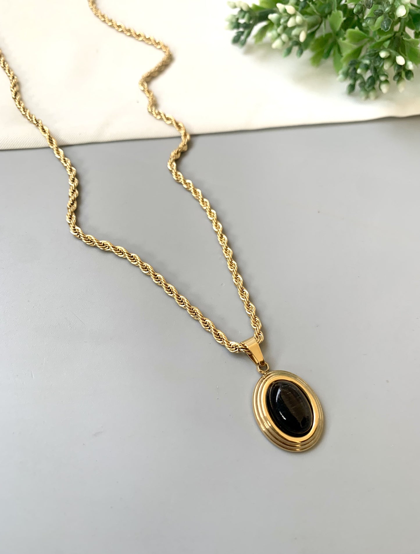 Luna jewel stone pendant necklace in 316L stainless steel – minimal and elegant daily wear jewelry