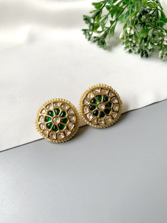 Polki Kundan and emerald stud earrings with pearls in 22kt gold plating