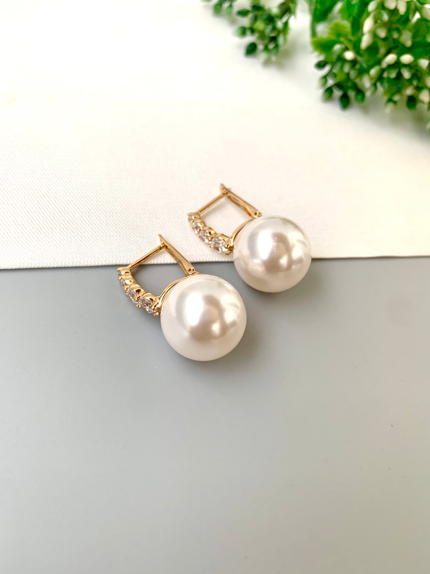 Minimalist pearl earrings perfect for formal and everyday wear