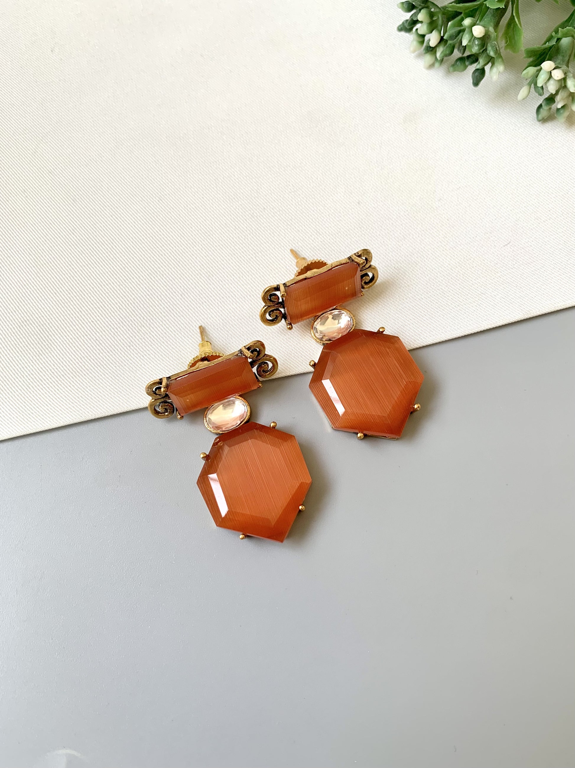 Handcrafted 22kt gold plated kundan earrings with semi-precious onyx stones by Zamal Jewels