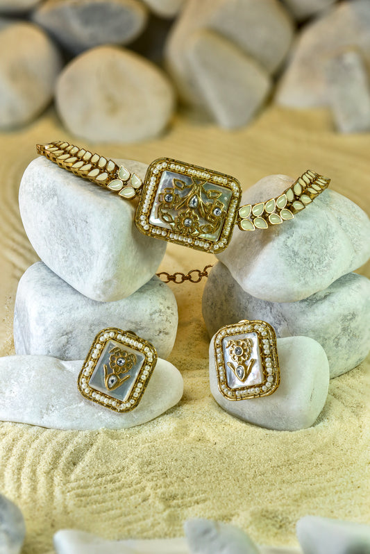 22kt Victorian gold Sia MOP choker set with mother of pearl and moissanite kundan from Zareen Collection